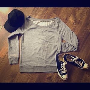 Super cute gray sweatshirt